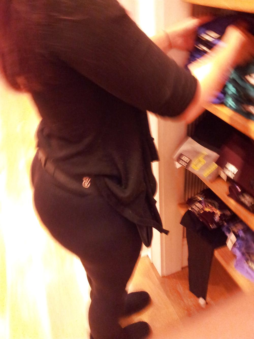 10P Candid Big Phat Latina Booty
