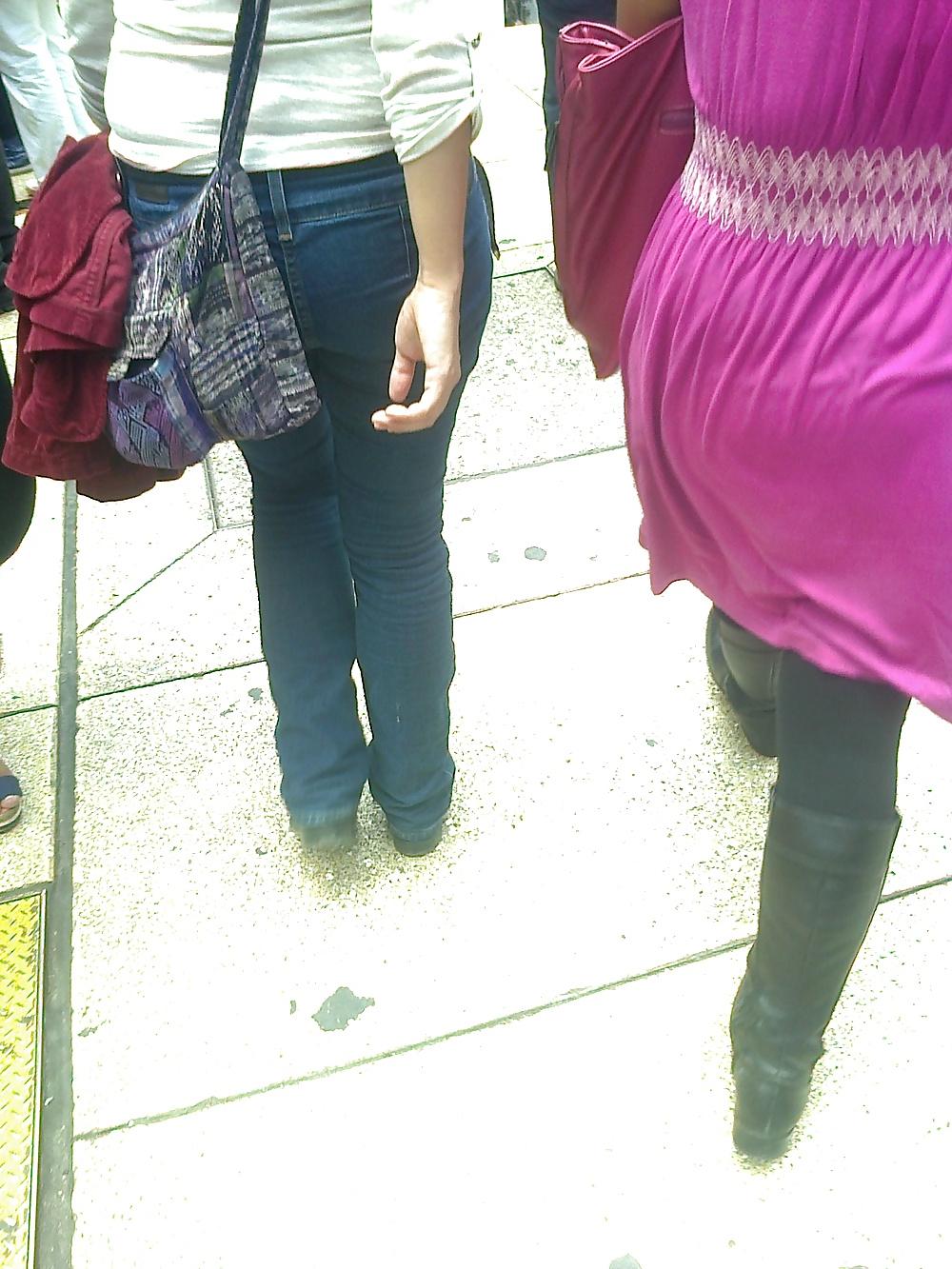 23P ASS IN STREET CANDID ASS