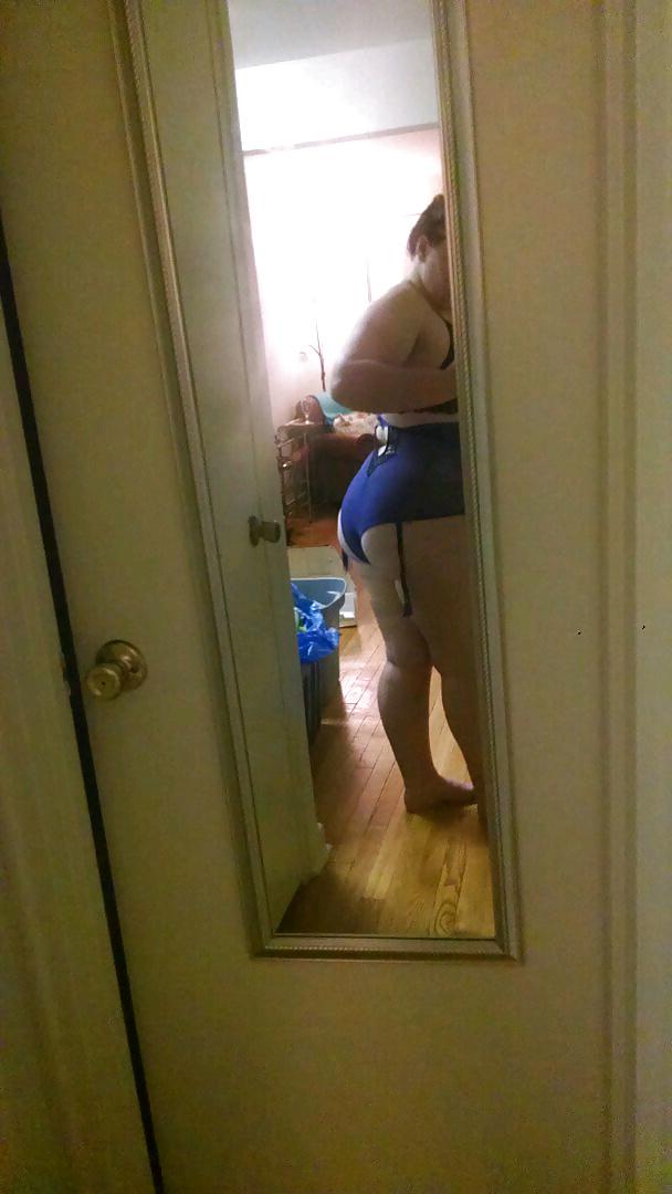 17P BIG TITS AND ROUND ASS WITH WET PUSSIE THROWN IN (20)