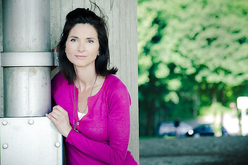 8P German actress Petra Einhoff