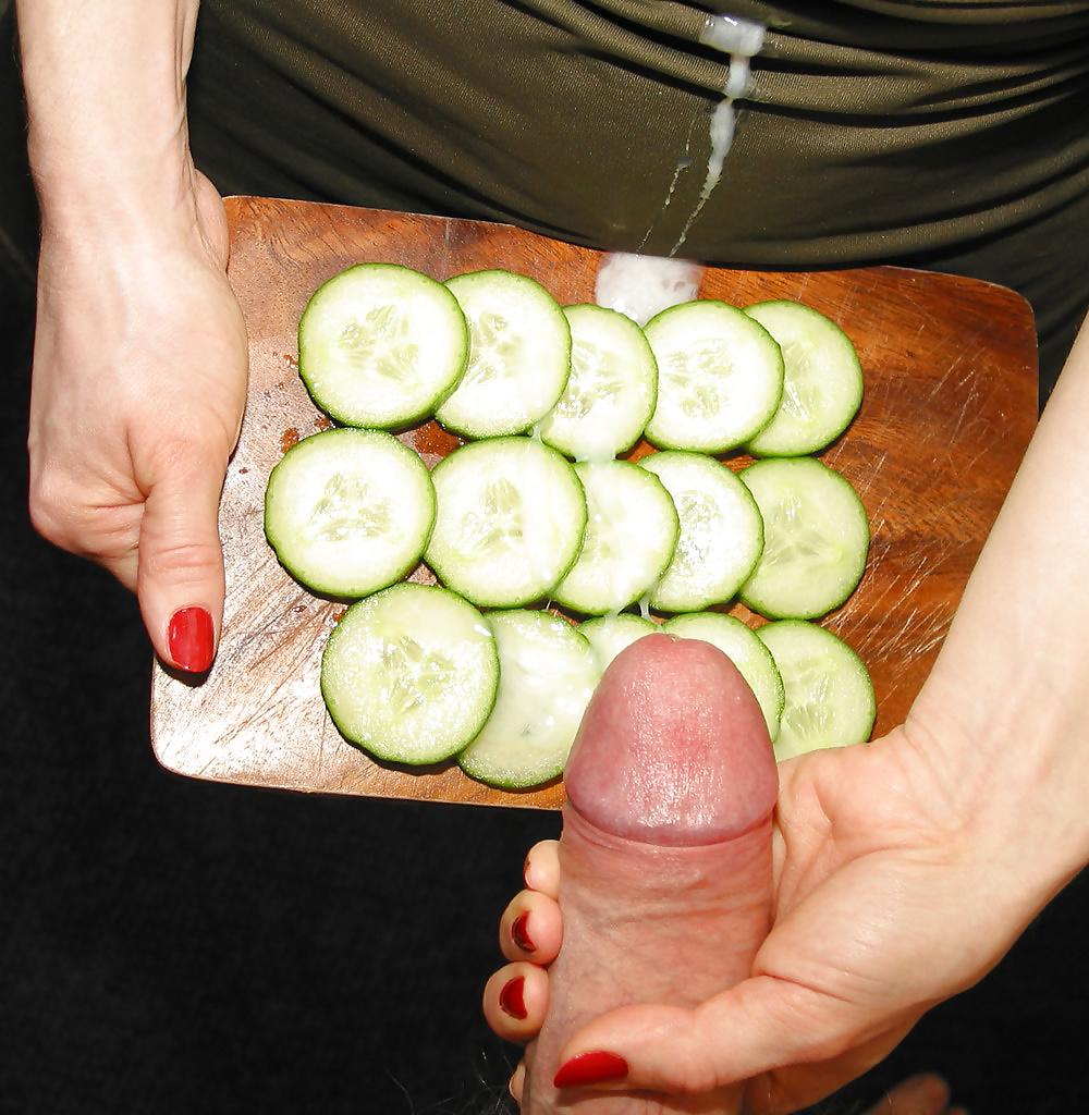 25P Cum on Food