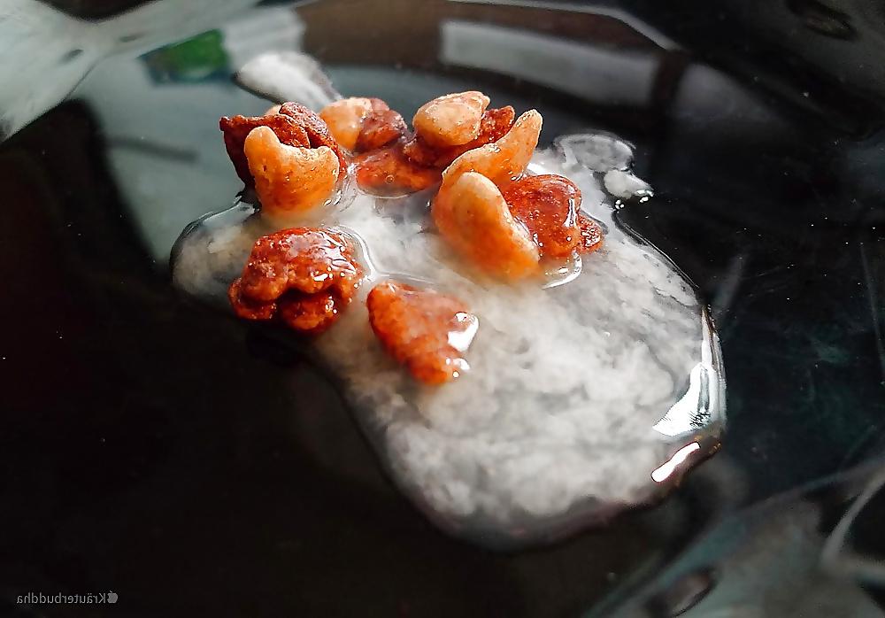 25P Cum on Food