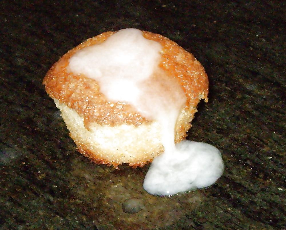 25P Cum on Food