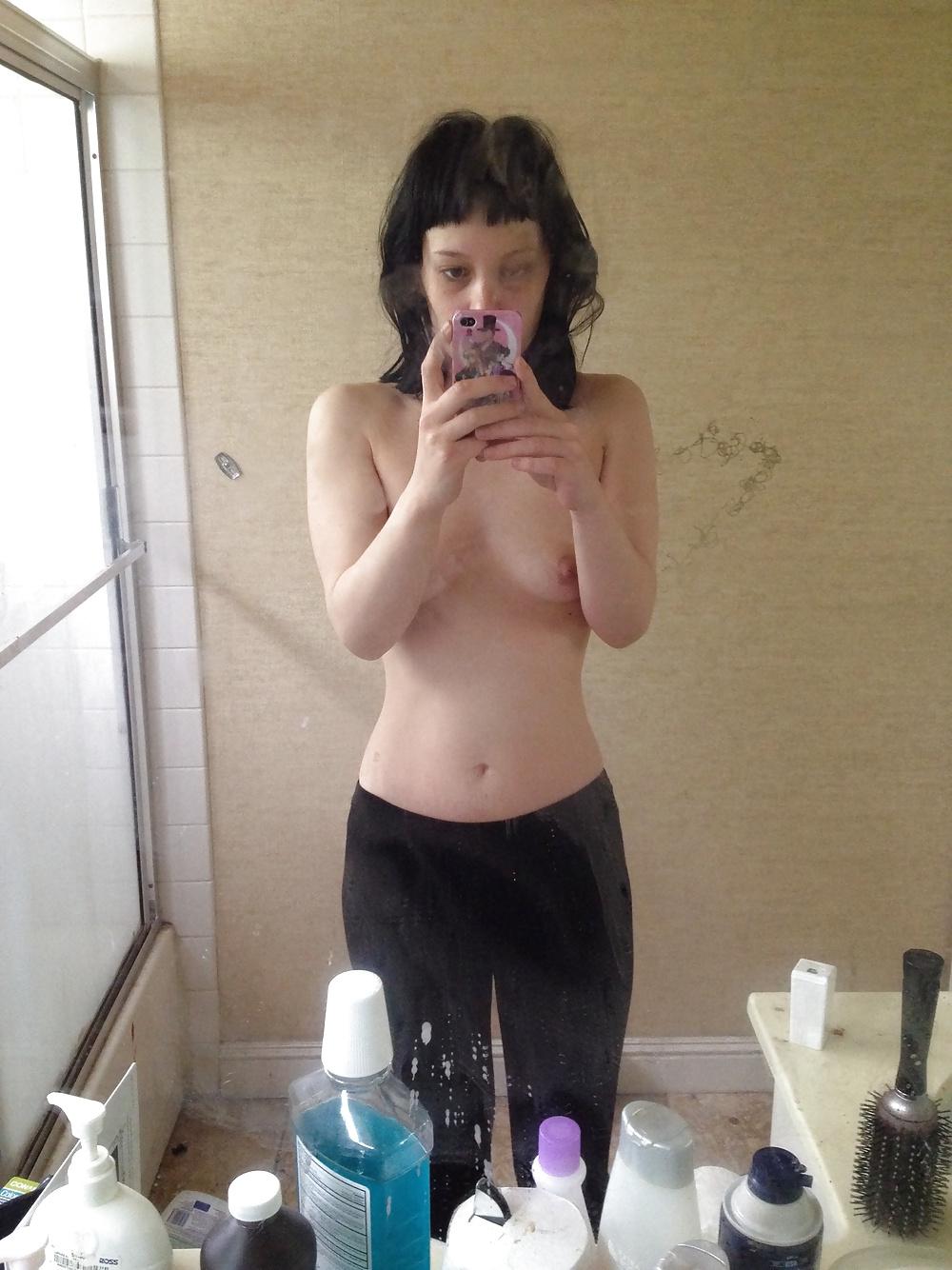 25P Selfie Amateur Babes - vol 121!