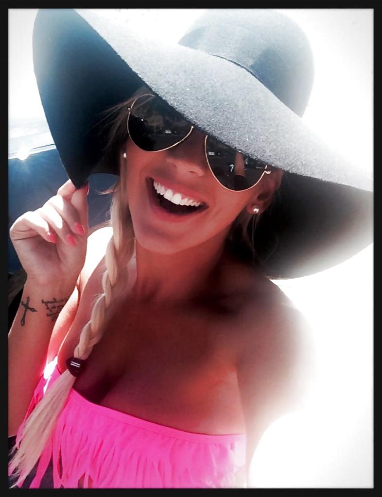 25P Amelie Neten la pute de secret story et des anges! 