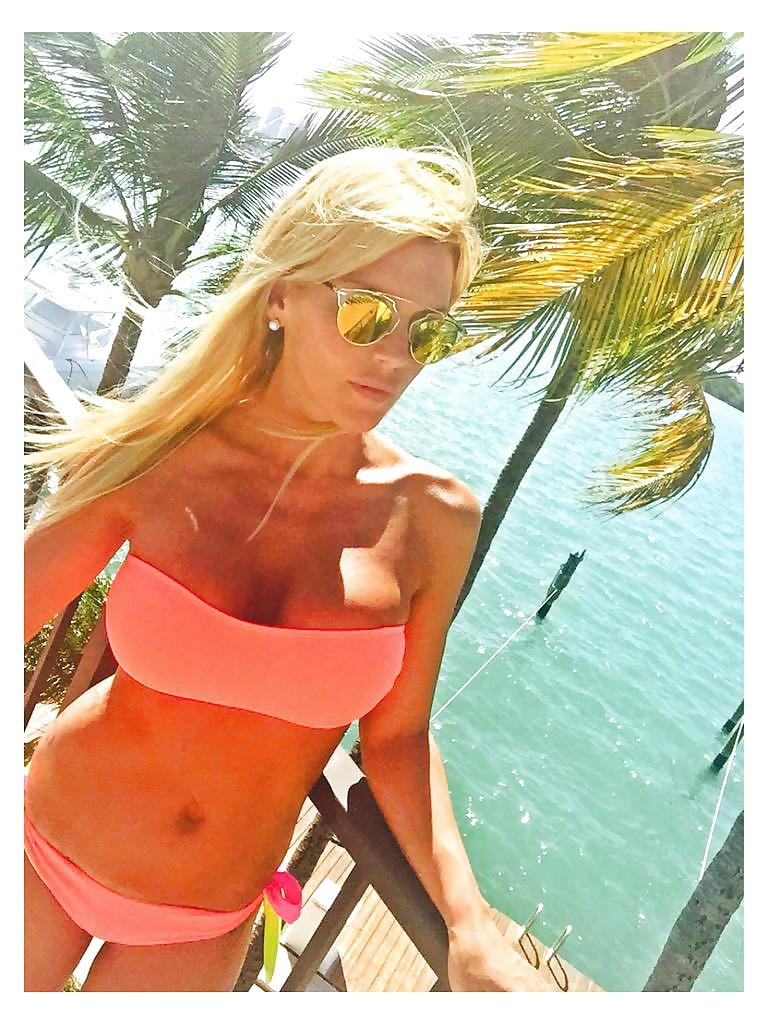 25P Amelie Neten la pute de secret story et des anges! 