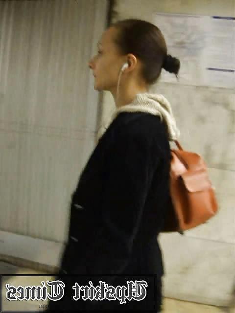 6P Pantyhose upskirt-street views 1.