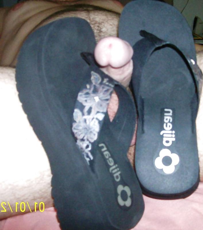 25P Masturbation and cum my flip flops