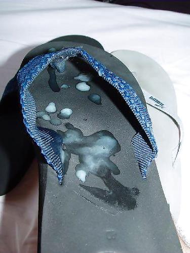 25P Masturbation and cum my flip flops