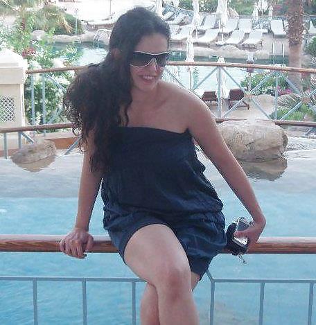 23P Arab celebrities donia abd el aziz
