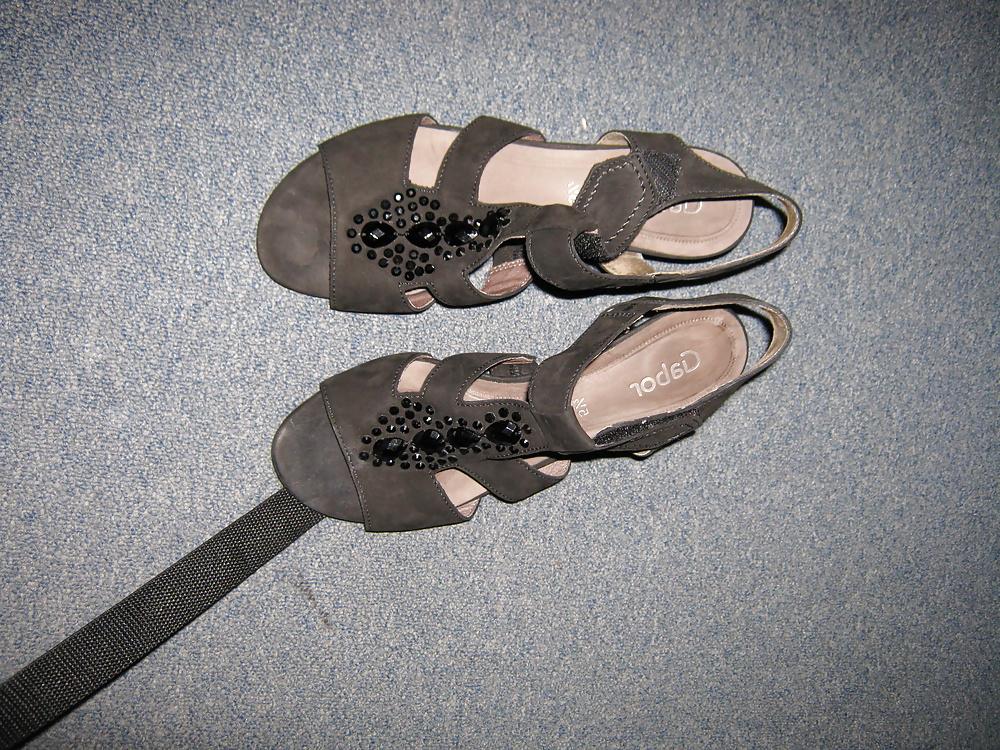 25P Fun with shoes of WichskumpelHHs wife