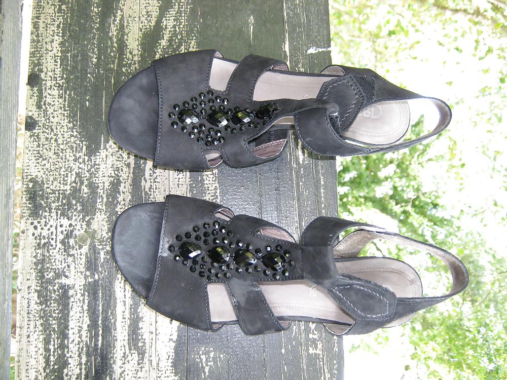 25P Fun with shoes of WichskumpelHHs wife