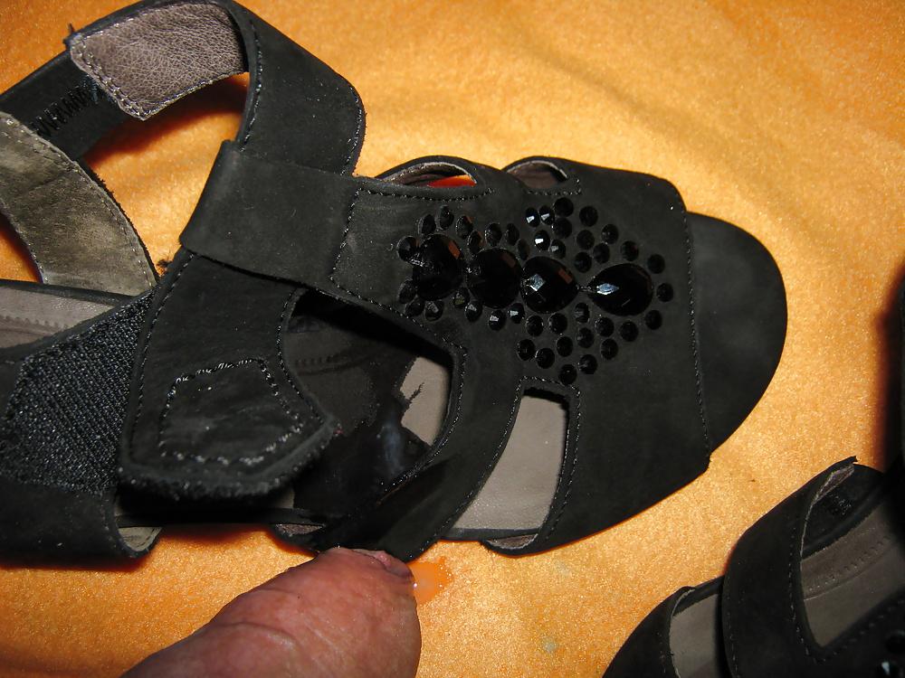 25P Fun with shoes of WichskumpelHHs wife