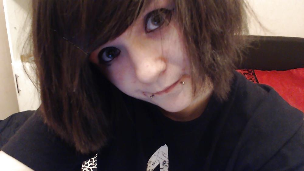 25P Emo outsde in park