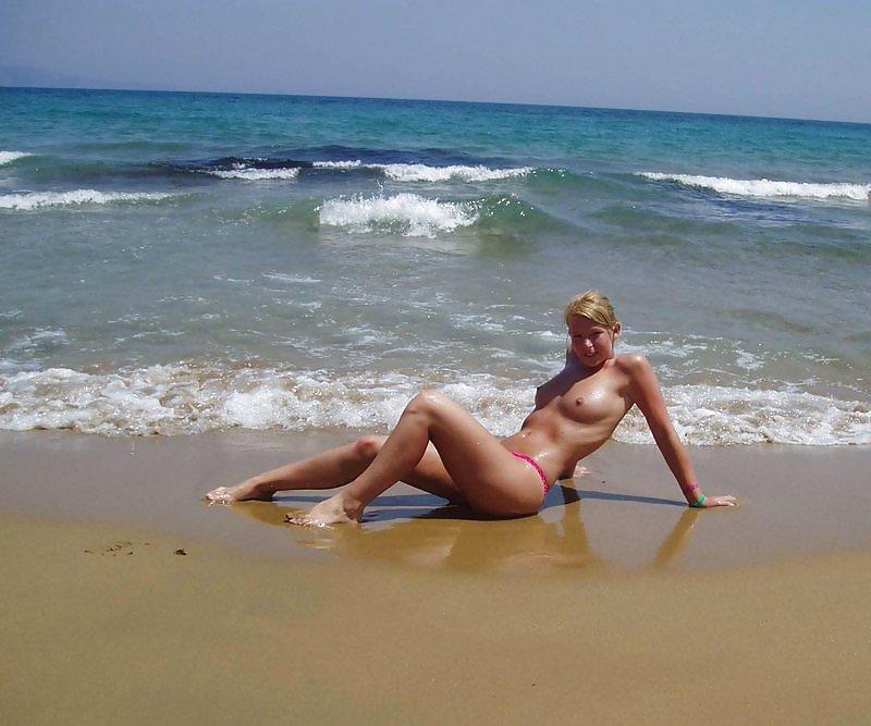 10P Blonde Cutie on vacation