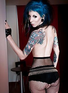 19P Razor Candi Hot Goth Emo Babe from the net