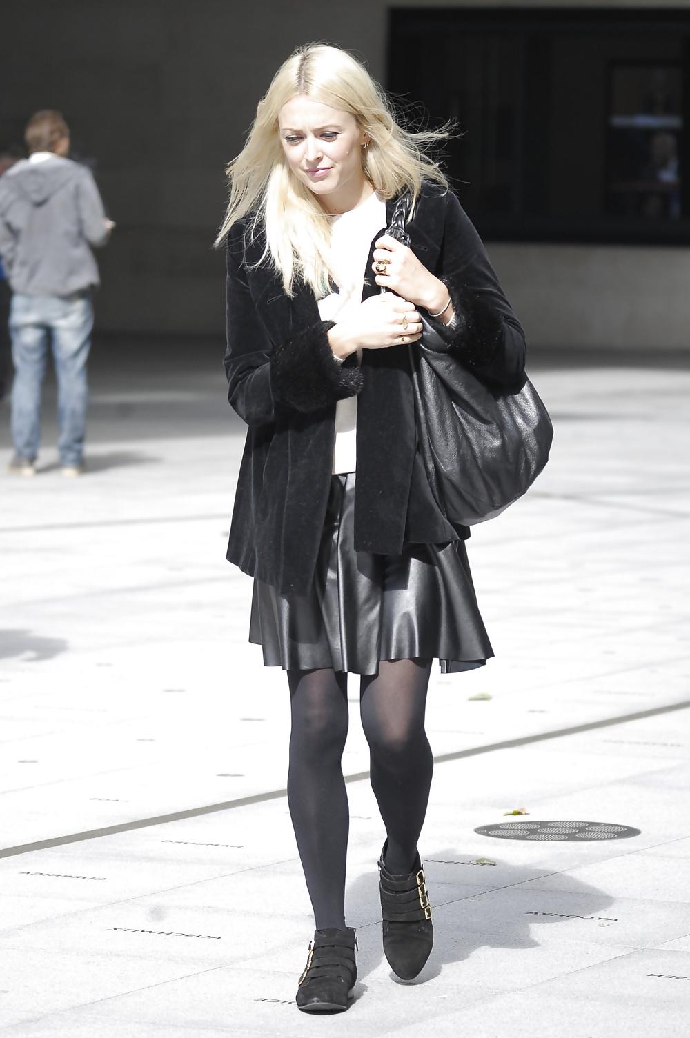 25P Celebrities In Pantyhose 21