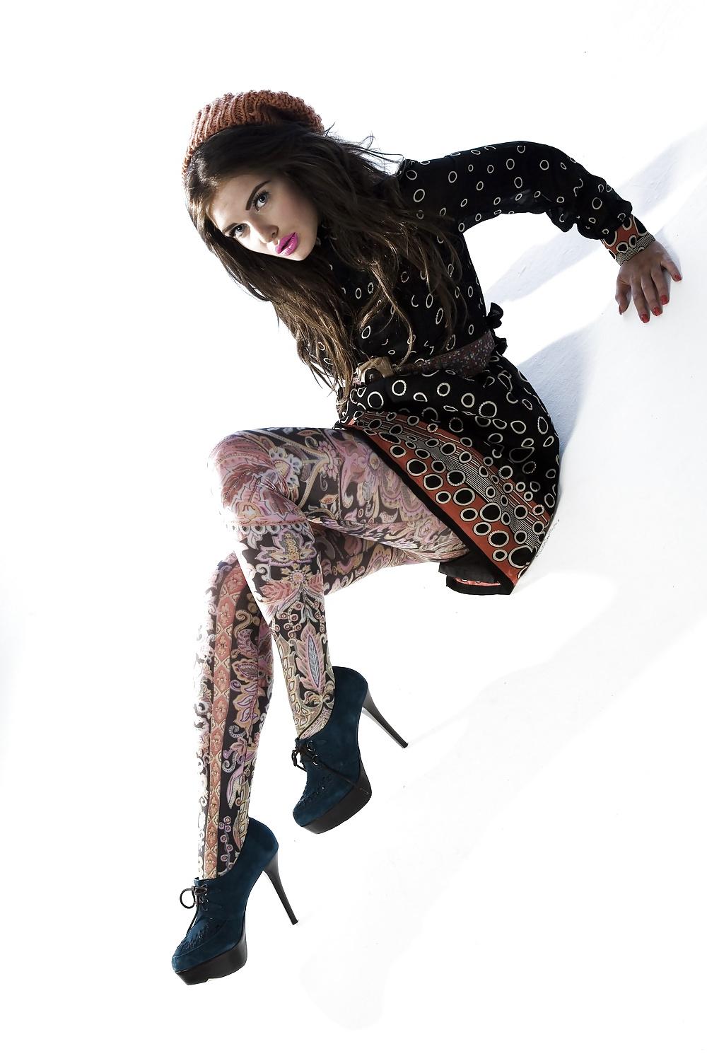 25P Celebrities In Pantyhose 21