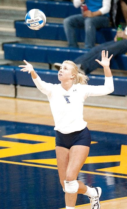10P Former College Volleyball player Cassie and her big tits
