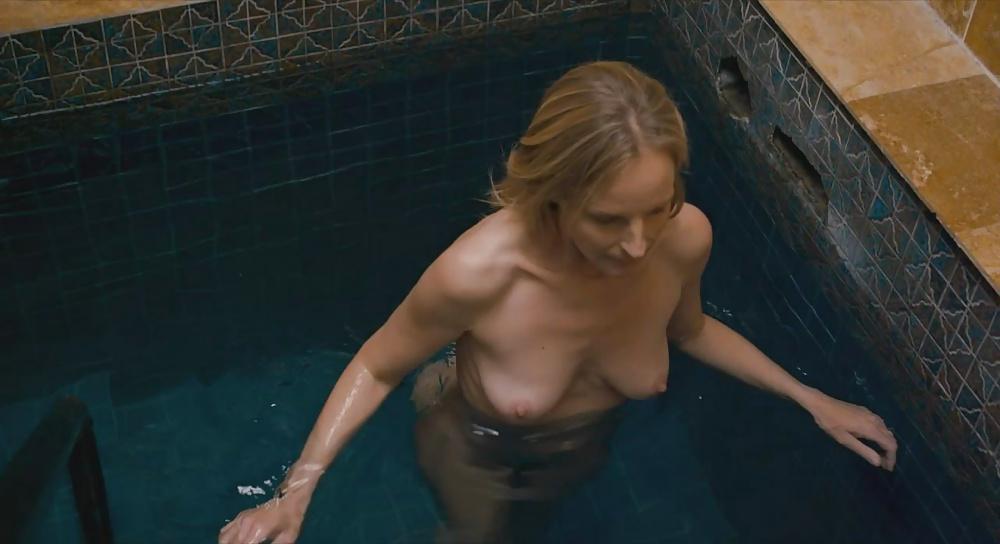 10P Mature celebrity Helen Hunt. (51) 