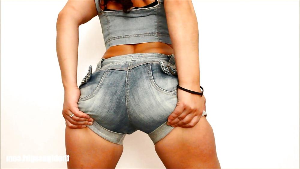 16P Denim booty shorts ass