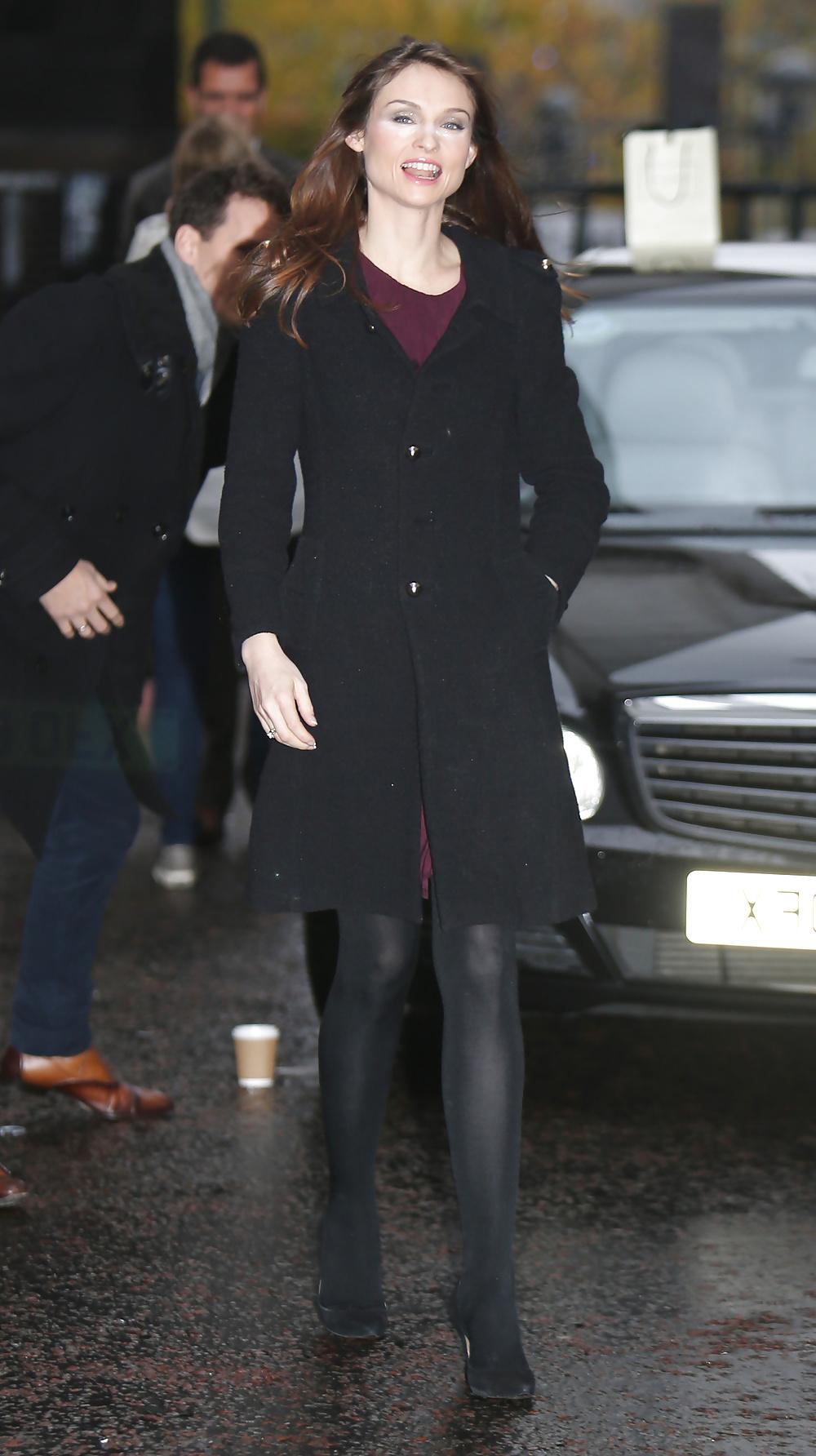 25P Celebrities In Pantyhose 5