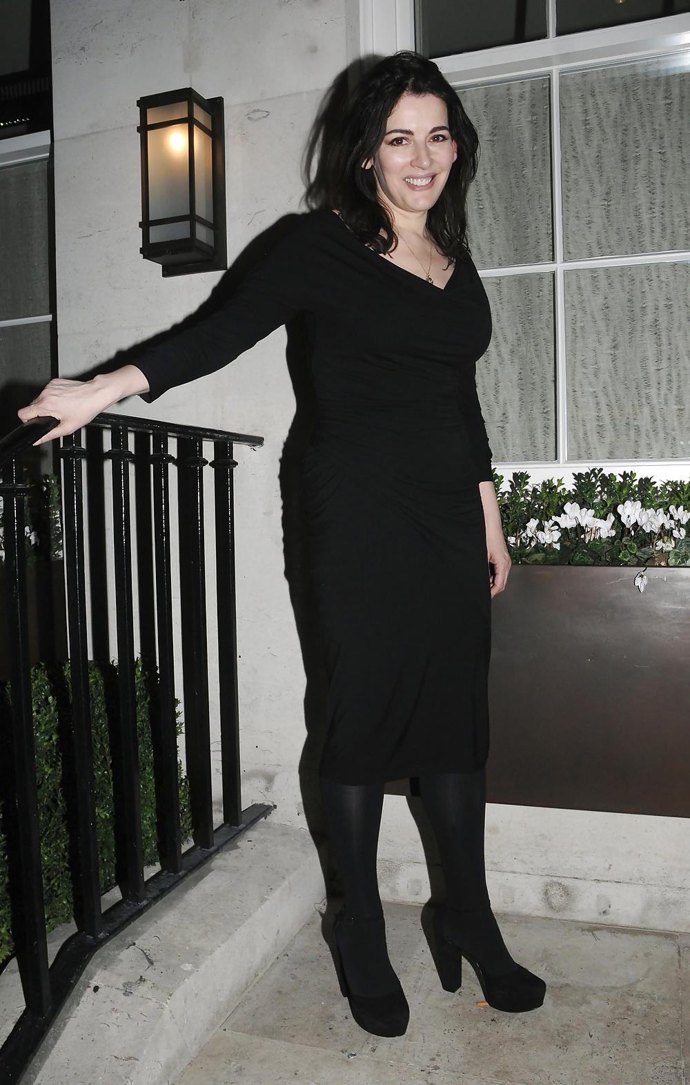 25P Celebrities In Pantyhose 10