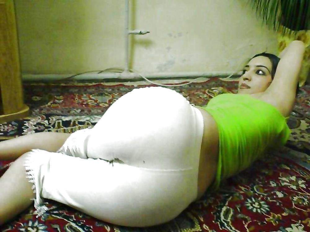 19P Big ass arab women