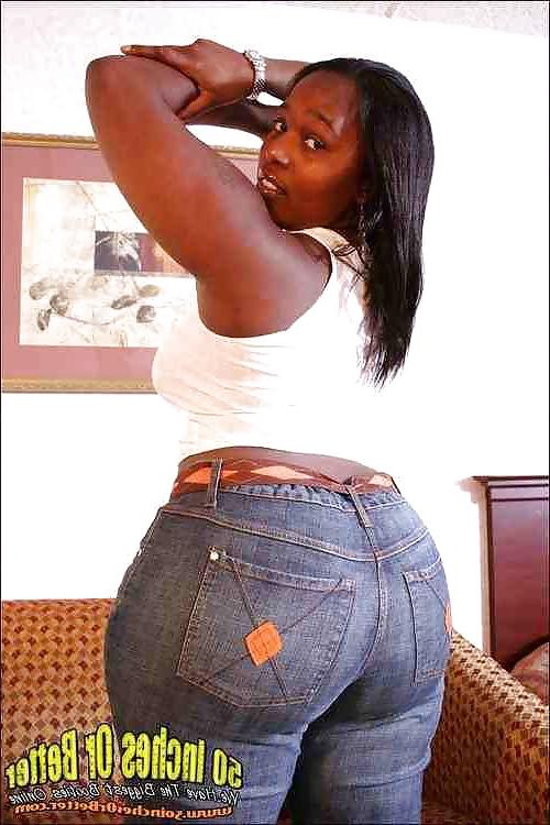 24P She got a BIG ASS!!! 4 Ibstroking!!!!