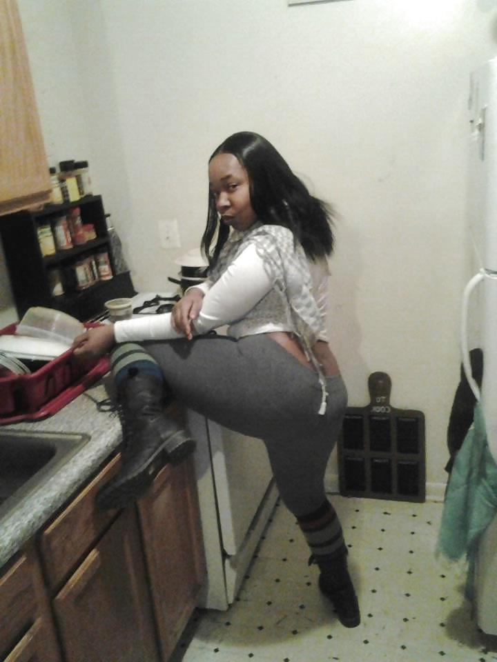 18P Thick Booty Ebony Chick Diamond