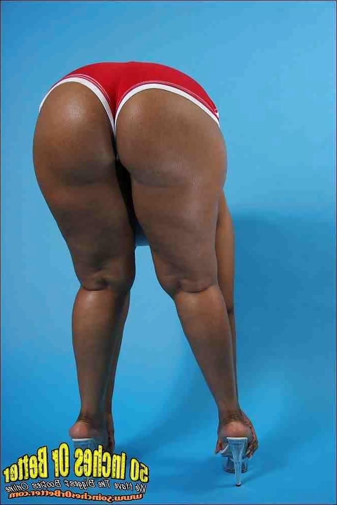 21P She got a BIG ASS!!! 6 Ibstroking!!!!