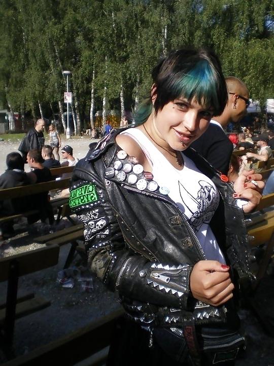 25P PunkRock, Goth, & Emo Girls