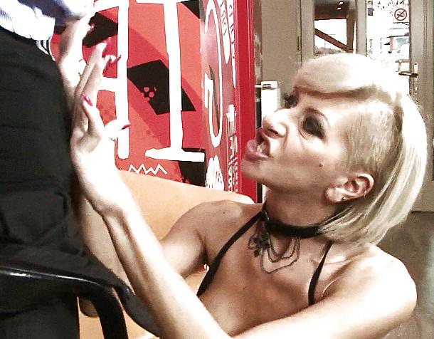 25P Hungarian Blonde Cougar Anal In Boots