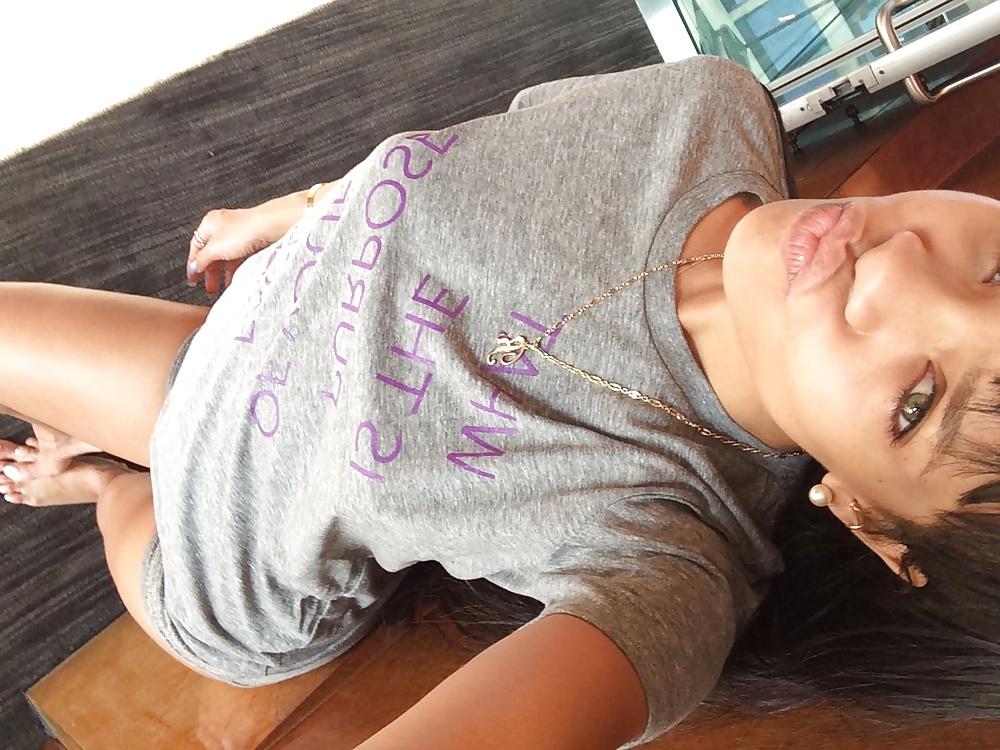 25P RIHANNA Leaked Photos