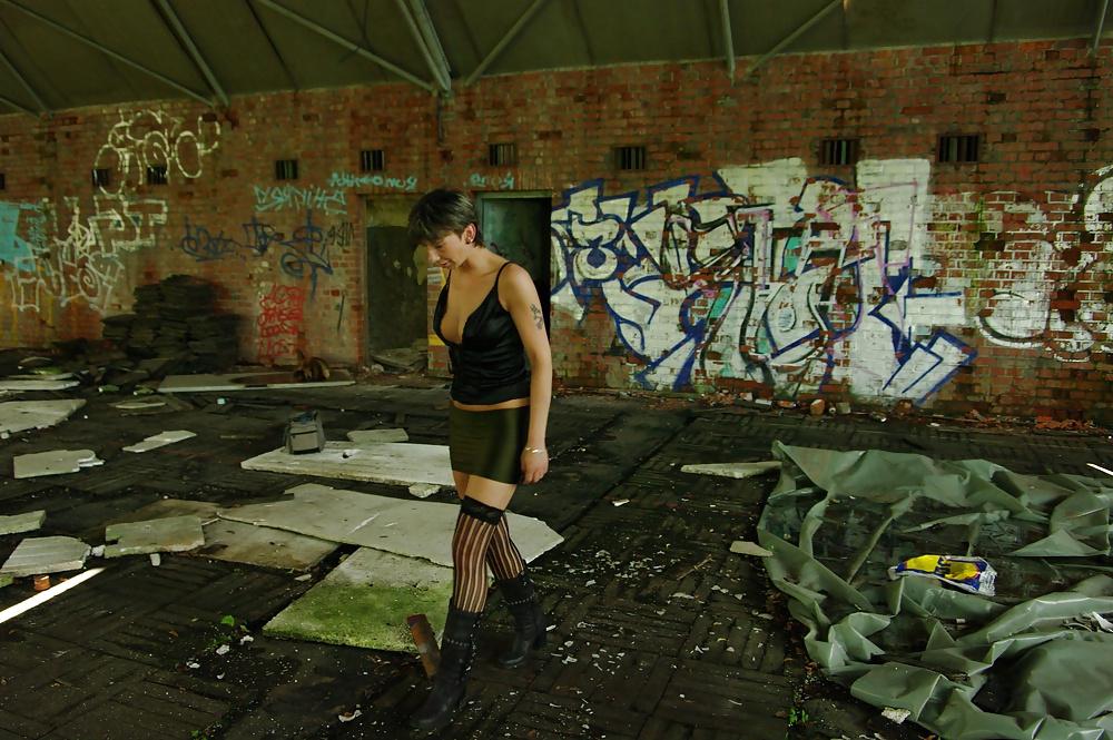 25P Wet and horny german milf  outdoor shooting outtakes