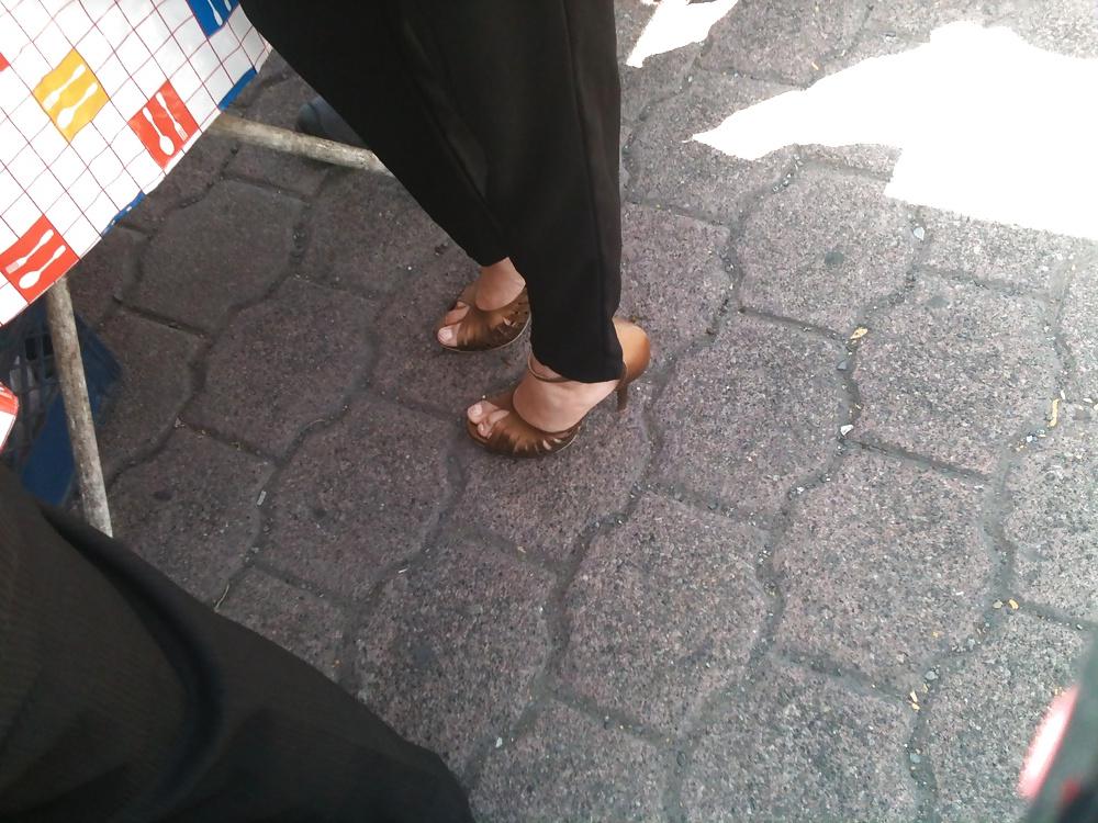 25P Feet on the street Vol. 3