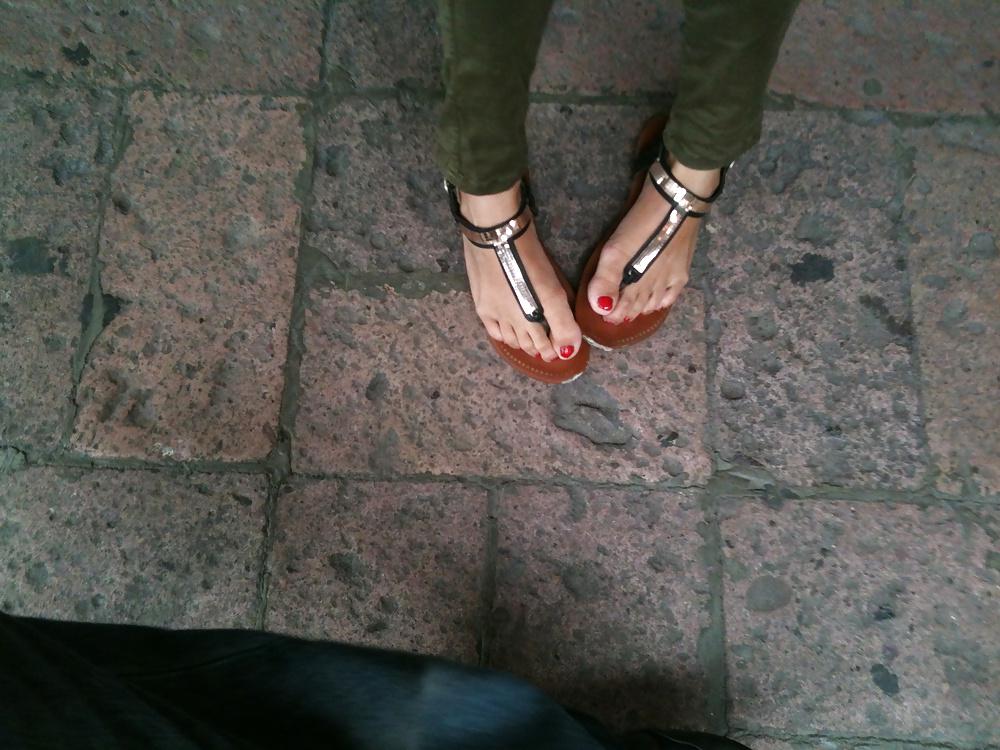 25P Feet on the street Vol. 3