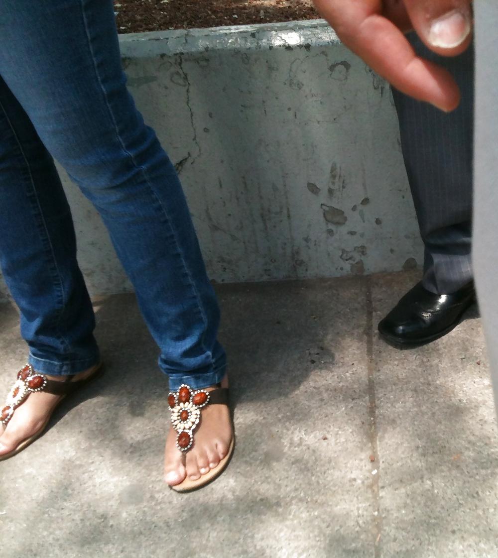 25P Feet on the street Vol. 3