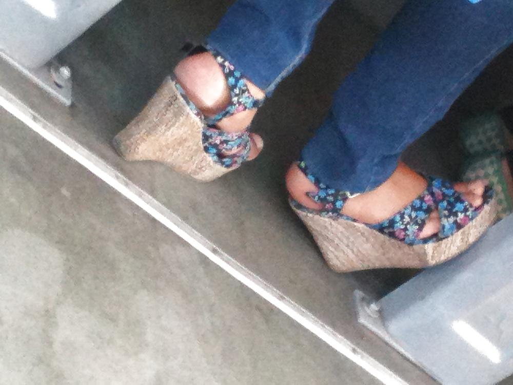 25P Feet on the street Vol. 3