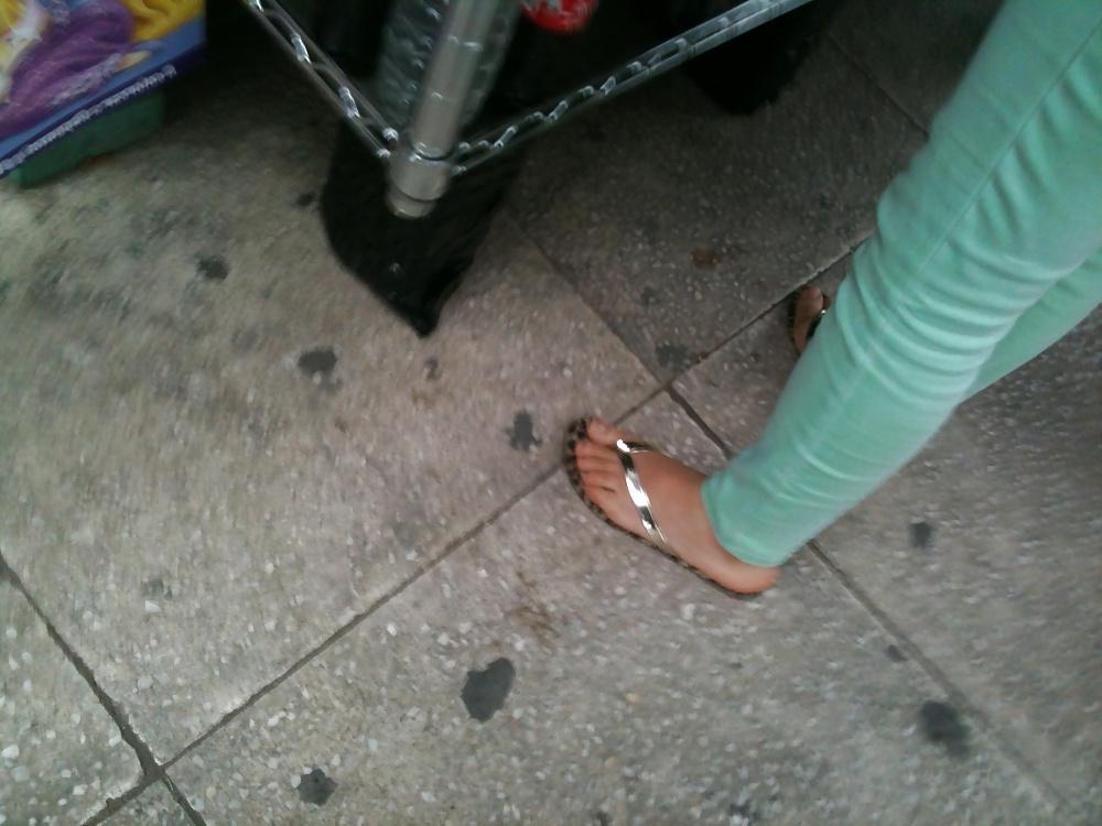 25P Feet on the street Vol. 3