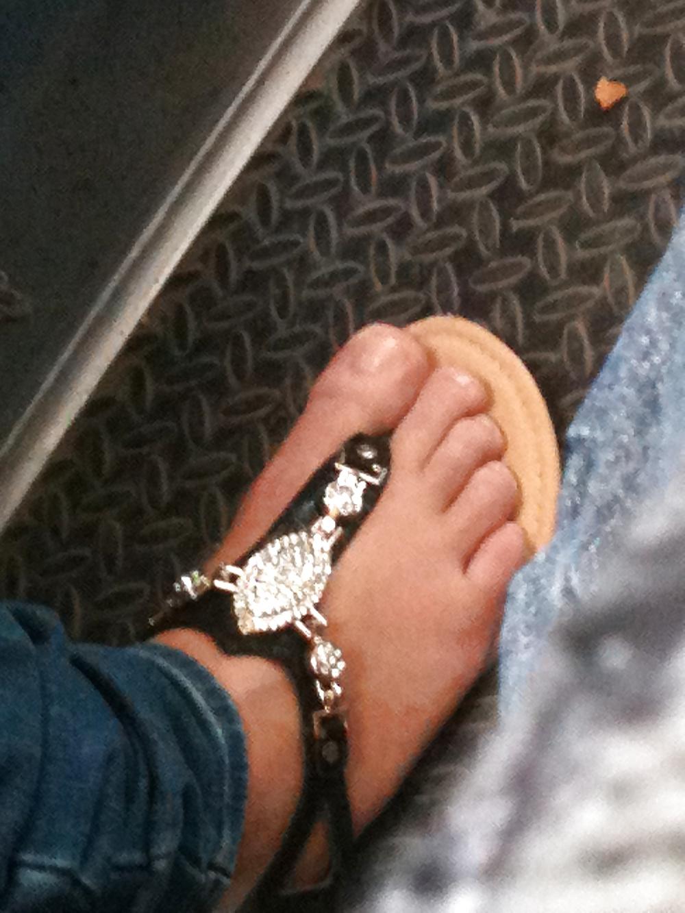 25P Feet on the street Vol. 3