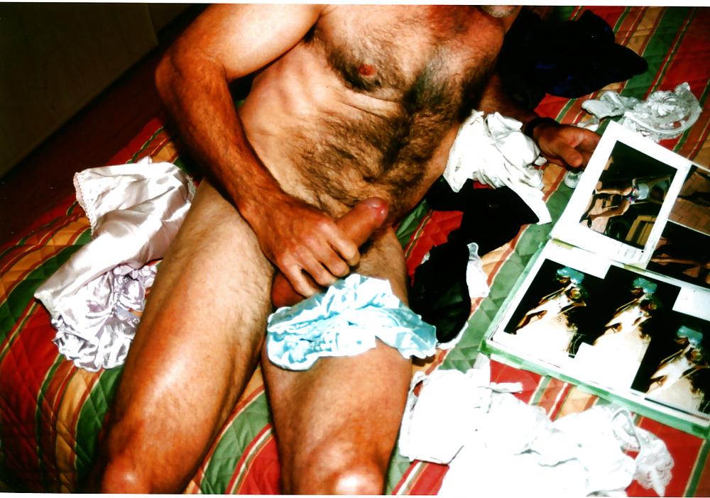 22P La visite d'un voyeur aux dessous de ma femme 2