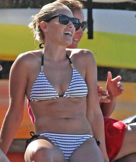 9P Helene Fischer im Bikini