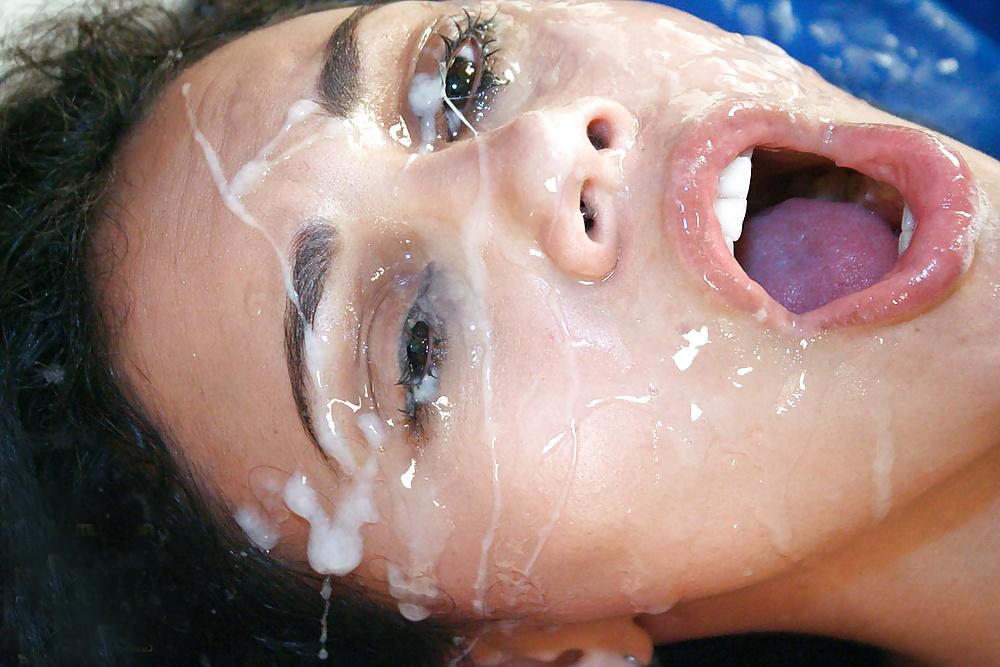 25P Spermahungrige Schlampen mit verputzten Gesichtern