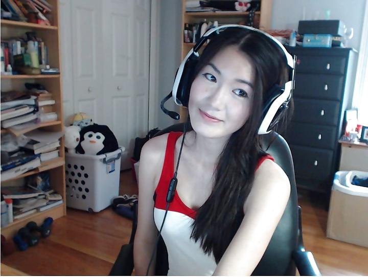 25P Twitch tv SLUT: HAFU