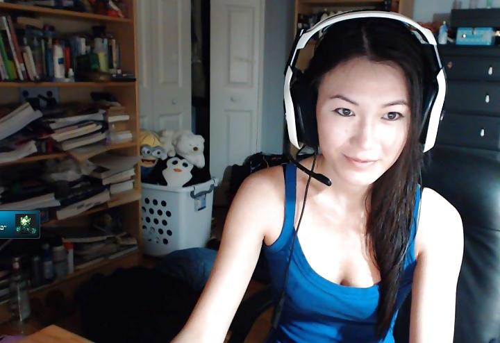 25P Twitch tv SLUT: HAFU