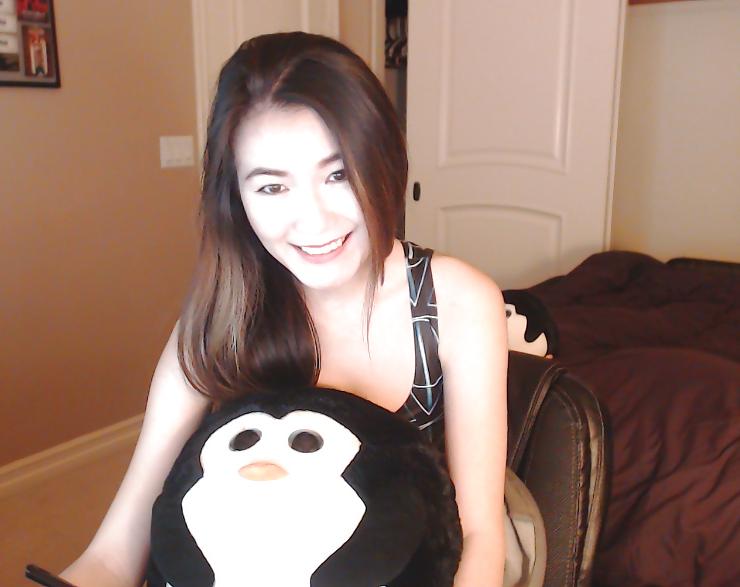 25P Twitch tv SLUT: HAFU