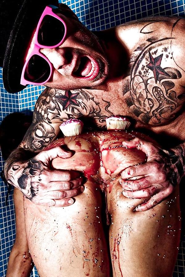 22P Anal.BDSM.Tats. Kinky James Blain