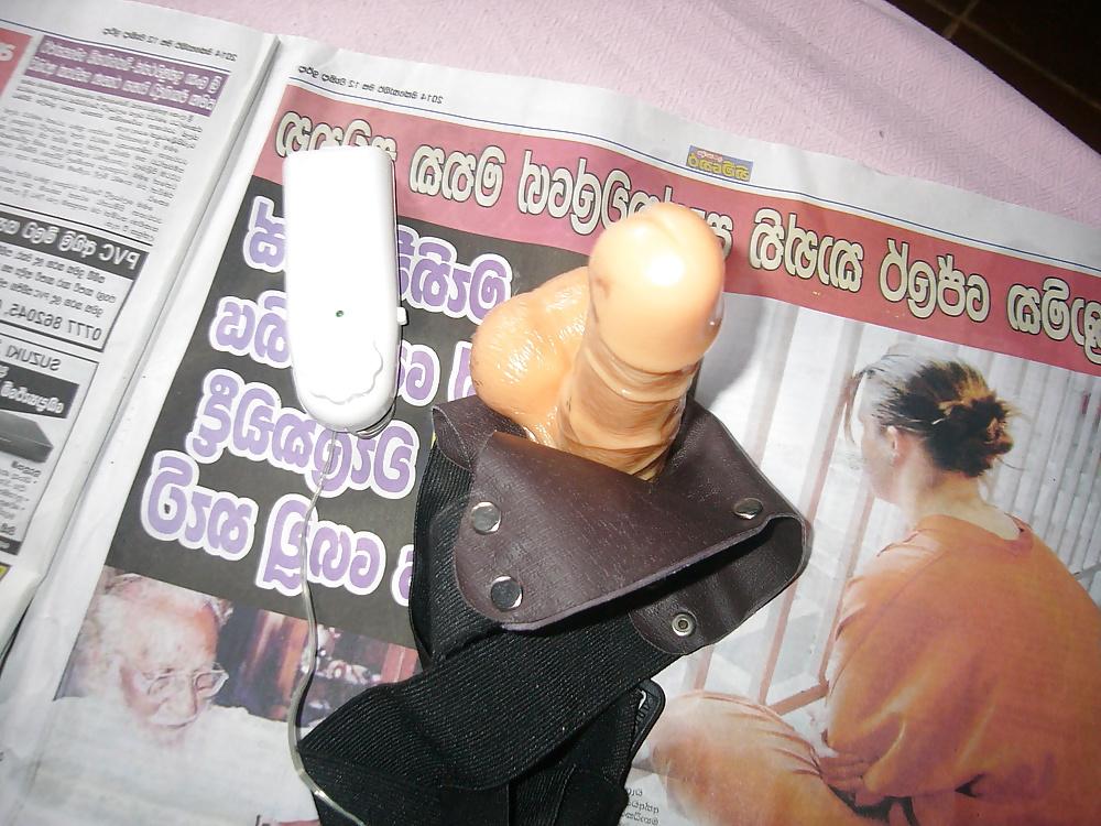 17P Sri lankan Aunty Strapon
