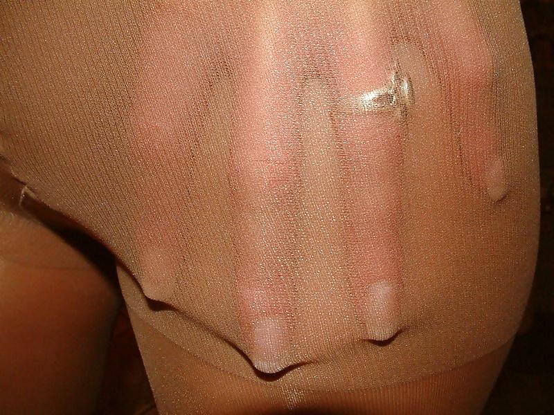 25P Blonde English lady tan sheer tights